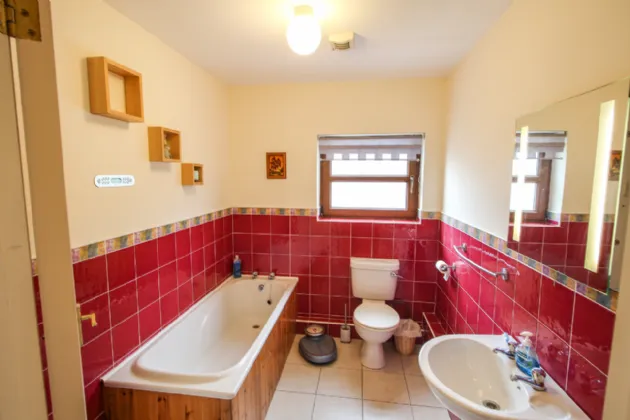 Photo of 4 Canal Side, Leitrim Village, Carrick-On-Shannon, Co. Leitrim, N41 E336