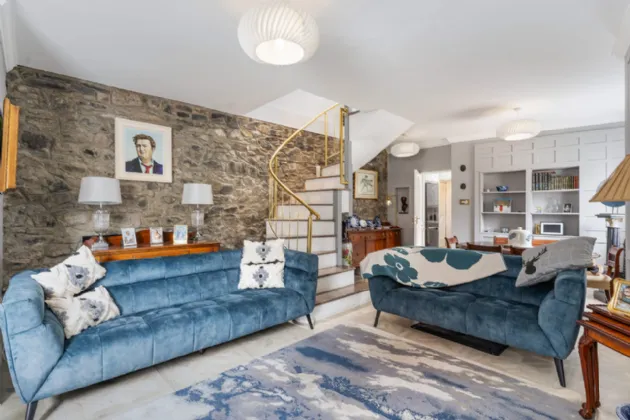 Photo of 2 Eastmoreland Lane, Dublin 4, D04 K0W2