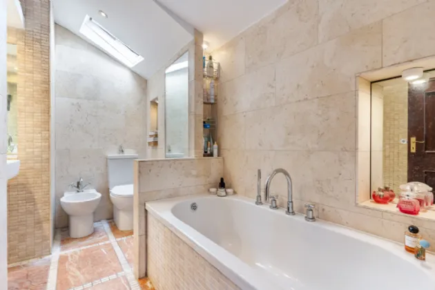 Photo of 2 Eastmoreland Lane, Dublin 4, D04 K0W2