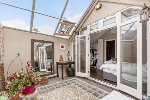 Photo of 2 Eastmoreland Lane, Dublin 4, D04 K0W2