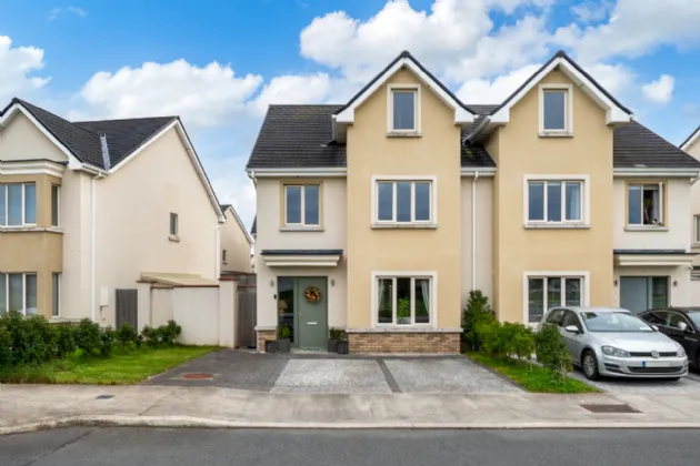 Photo of 10 Silverbrook Drive, Silverbrook, Tullamore, Co. Offaly, R35 X6C0