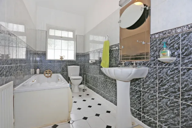 Photo of 61 Tullyvarraga Court, Shannon, Clare, V14 N265