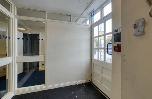 Photo of Ulster Bank, James Fintan Lawlor Avenue,, Portlaoise,, Co.Laois, R32 FX25