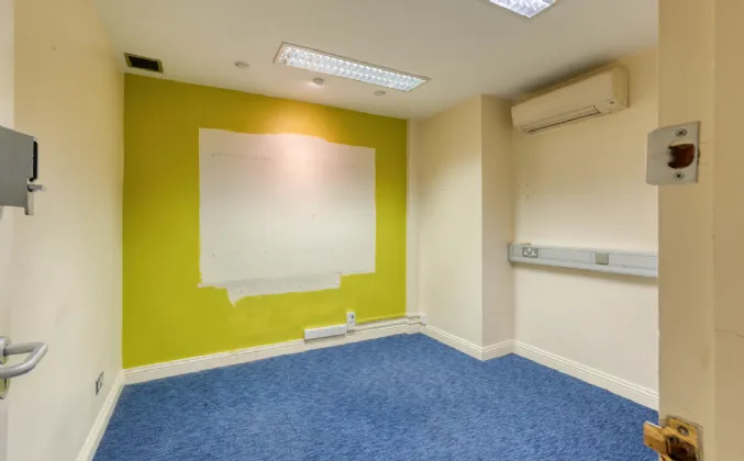 Photo of Ulster Bank, James Fintan Lawlor Avenue,, Portlaoise,, Co.Laois