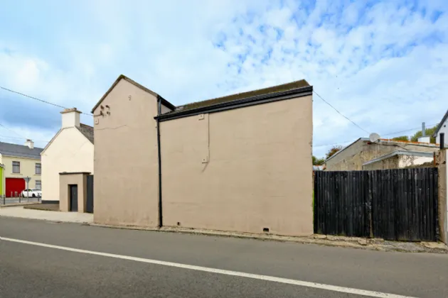 Photo of McGettricks, O'Connell Street, Ballymote, Co. Sligo, F56TX29