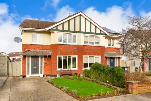 Photo of 46 Glencairn Crescent, The Gallops, Leopardstown, Dublin 18, D18 E8H1