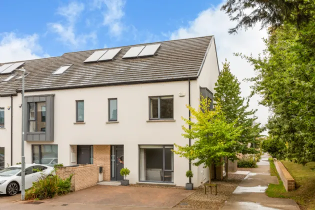 Photo of 11 The Crescent, Scholarstown Wood, Rathfarnham, Dublin 16, D16 EH64