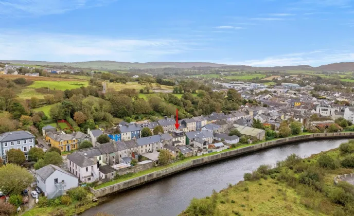 Photo of Ilenroy House, 10 North Street, Skibbereen, Co Cork, P81 DH60