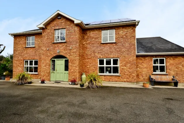 Photo of The Pigeons, Athlone, Co. Westmeath, N37 A627