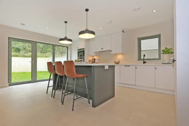 Photo of 2 Barnakyle Gardens, Patrickswell, Limerick, V9400N2