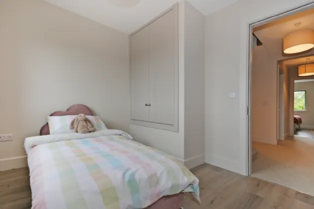 Photo of 2 Barnakyle Gardens, Patrickswell, Limerick, V9400N2