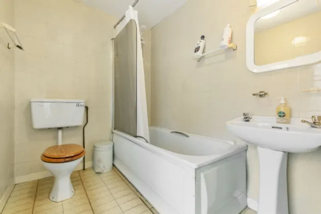 Photo of Ballinaraw House, Ballynaraw South, Bunnanaddan, Co. Sligo, F56FK00