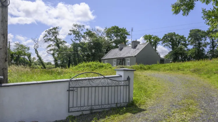 Photo of Whitethorn Cottage, Corratowick, Westport, Co Mayo, F28 FK28