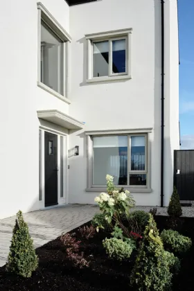 Photo of New Homes, LImetree Grove, Dualla Road, Cashel