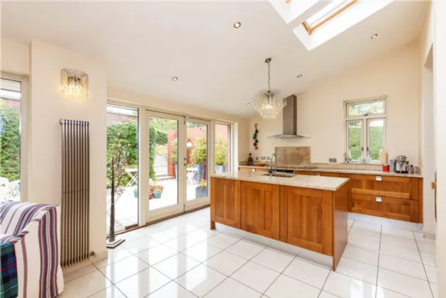 Photo of 74 Howth Road, Clontarf, Dublin 3, D03 AH98