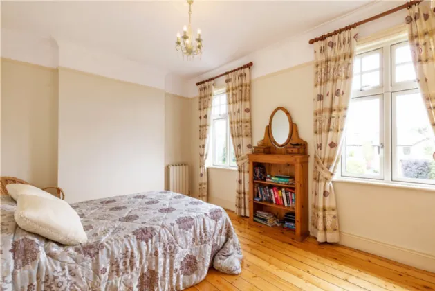 Photo of 74 Howth Road, Clontarf, Dublin 3, D03 AH98