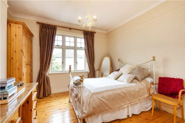 Photo of 74 Howth Road, Clontarf, Dublin 3, D03 AH98