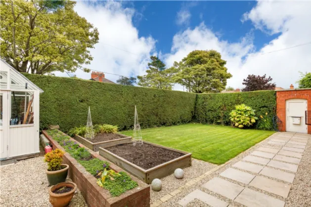 Photo of 74 Howth Road, Clontarf, Dublin 3, D03 AH98