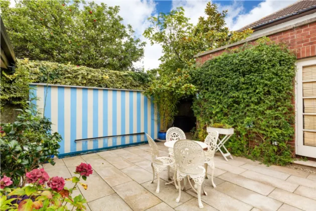 Photo of 74 Howth Road, Clontarf, Dublin 3, D03 AH98