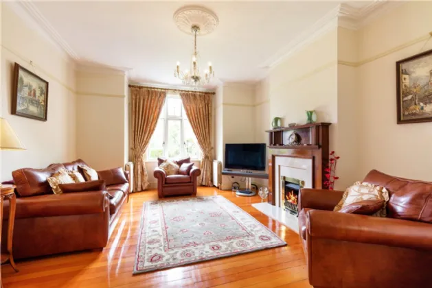 Photo of 74 Howth Road, Clontarf, Dublin 3, D03 AH98