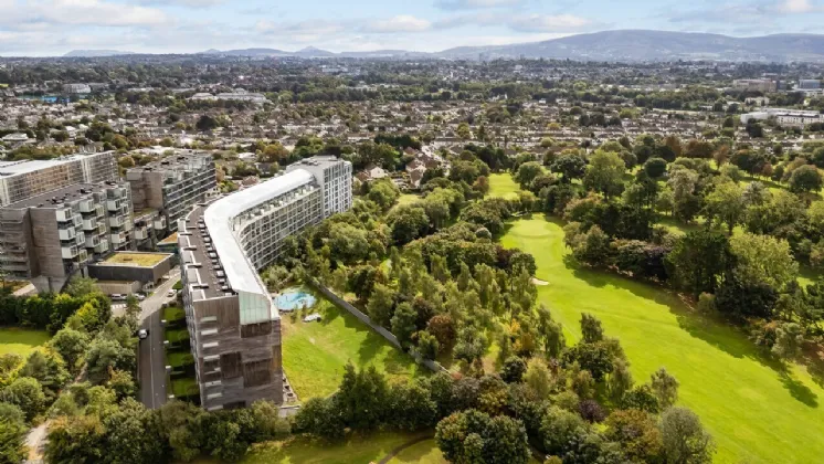 Photo of 24 The Links, Elmpark Green, Merrion, Dublin 4, D04 H426