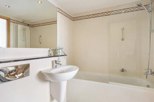 Photo of 24 The Links, Elmpark Green, Merrion, Dublin 4, D04 H426