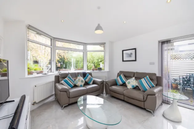 Photo of 10 Hollybrook Road, Clontarf, Dublin 3, D03 HW42