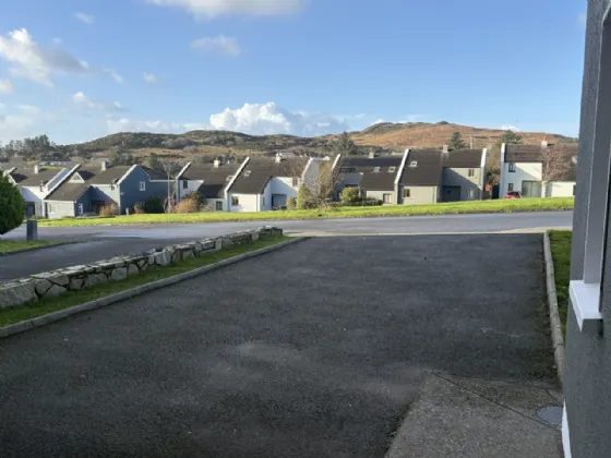 Photo of 16 Racecourse Lawns, Westport Road, Clifden, H71X092