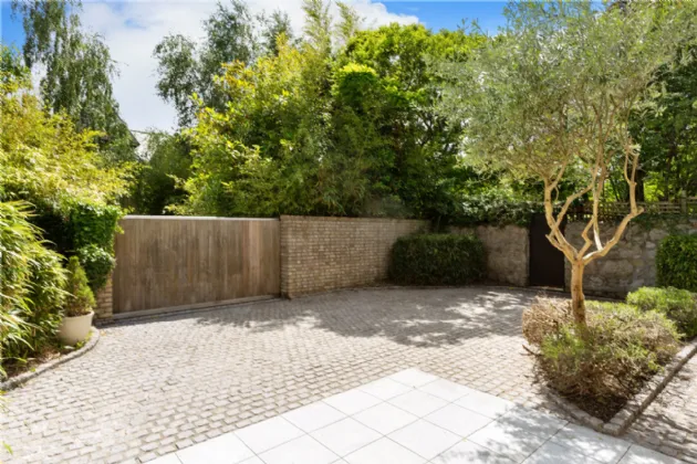 Photo of 33 St. Mary's Road, Ballsbridge, Dublin 4, D04 A6K2