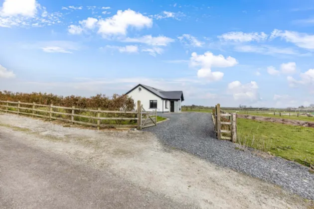 Photo of Eyrecourt Bungalow, Eyrecourt, County Galway, H53C6X6