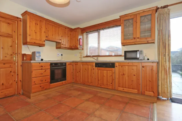 Photo of 31 Woodview Heights, Sixmilebridge, Co. Clare, V95H6K1