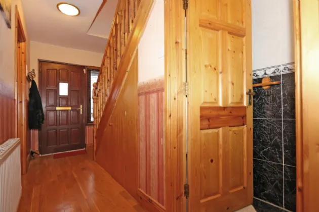 Photo of 31 Woodview Heights, Sixmilebridge, Co. Clare, V95H6K1