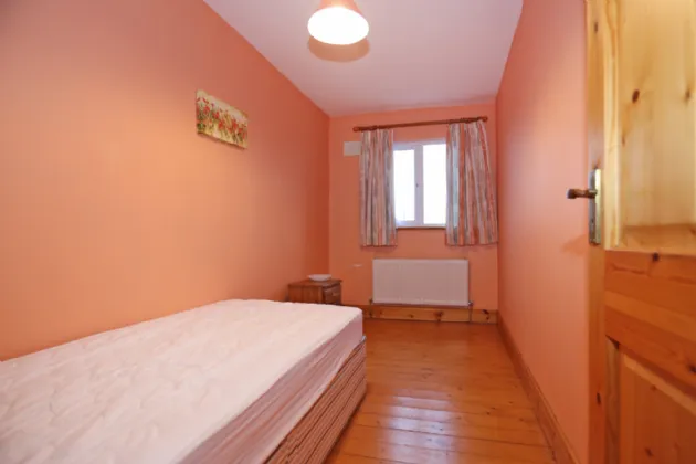 Photo of 31 Woodview Heights, Sixmilebridge, Co. Clare, V95H6K1