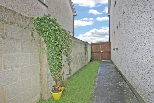 Photo of 27 Dun Aras, Shannon, Clare, V14DF22