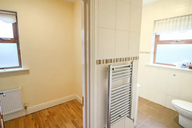 Photo of Clenahoo House, Leitrim Road, Carrick-On-Shannon,, Co. Leitrim, N41 FN24