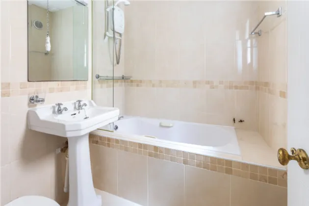 Photo of 17 Haddington Square, Beggars Bush, Ballsbridge, Dublin 4, D04R9V4