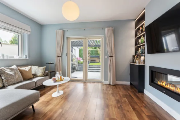 Photo of 1 Willow Glen, Glenamuck Road, Carrickmines, Dublin 18, D18 TVX4