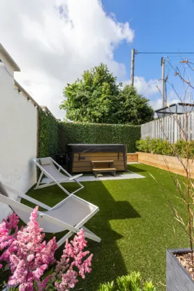 Photo of 1 Willow Glen, Glenamuck Road, Carrickmines, Dublin 18, D18 TVX4