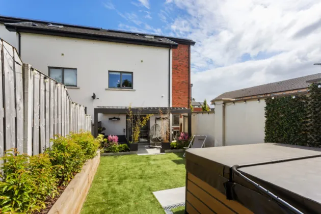 Photo of 1 Willow Glen, Glenamuck Road, Carrickmines, Dublin 18, D18 TVX4