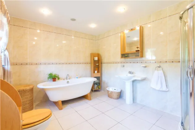 Photo of Ashieanna, Ballycorus Road, Kilternan, Dublin 18, D18 KR92