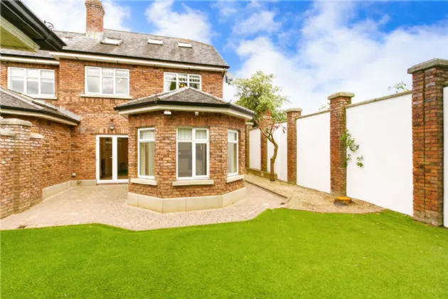 Photo of 1 Coolgraney Avenue, Clonskeagh Road, Dublin 14, D14 C7N8