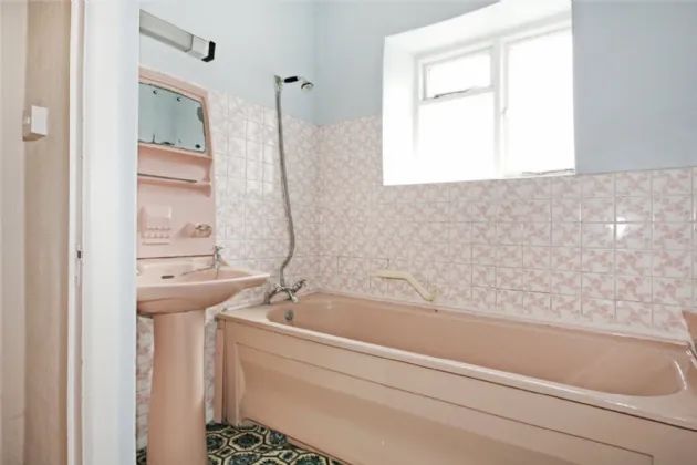 Photo of 73 Wolfe Tone St, Limerick, V94 E24X