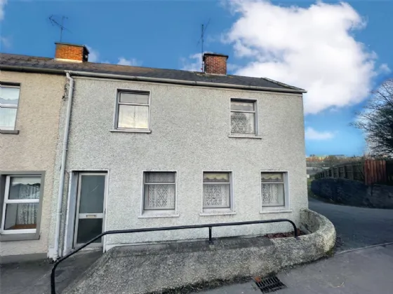 Photo of 18 Old Cross Square, Monaghan, Co. Monaghan, H18NA02