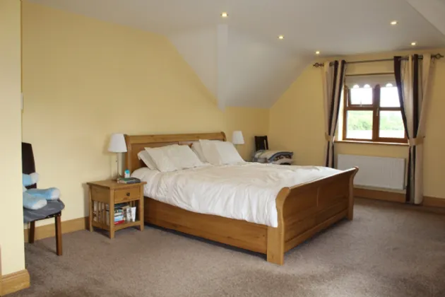 Photo of Royal Oak, Bagenalstown, Co. Carlow, R21P409