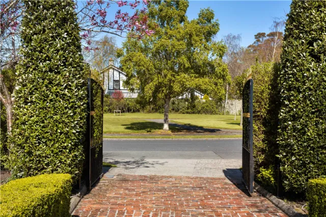 Photo of Inishowen, 7 The Birches, Torquay Road, Foxrock, Dublin 18, D18 R5C0