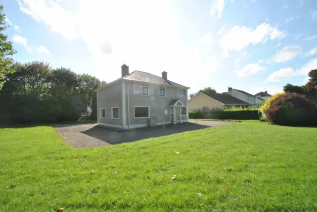 Photo of Montevideo Rd, Roscrea, Co Tipperary, E53 PW67