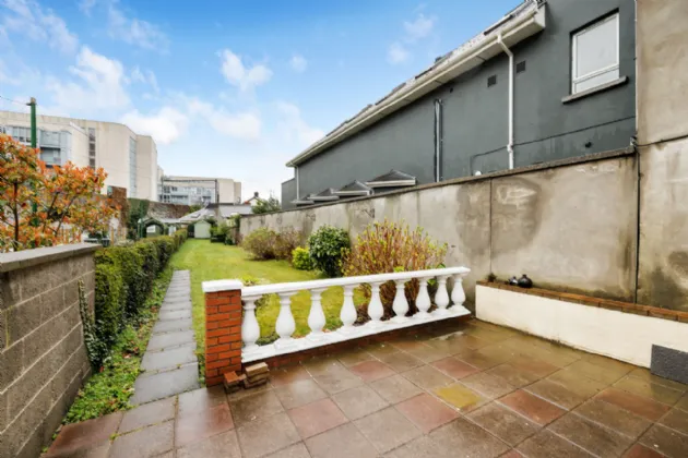 Photo of 1 Barrow Street, Off Grand Canal Street, Dublin 4, D04 R8X0