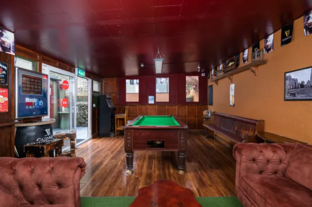 Photo of Carey's Pub, 38 Mardyke Street, Athlone, Co. Westmeath, N37 AP95