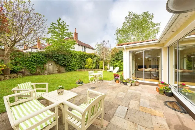 Photo of 1 Hampton Park, St Helen's Wood, Booterstown, Co Dublin, A94 FP30