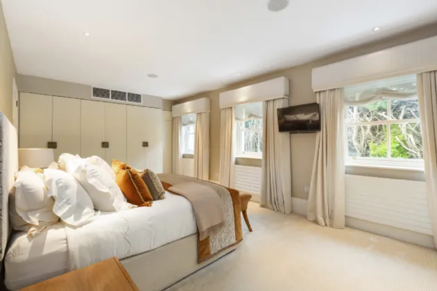 Photo of Apt 4, Simmonscourt Castle, Simmonscourt Road, Ballsbridge, Dublin 4, D04 H2W8